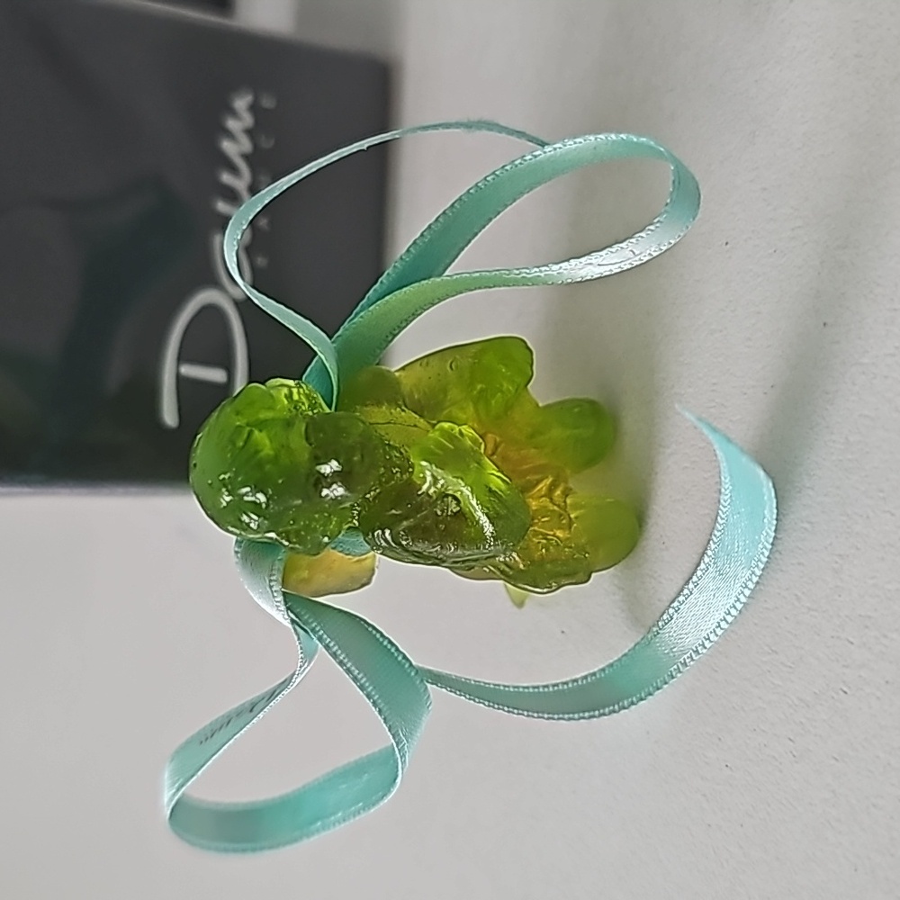 Daum praying angel figurine